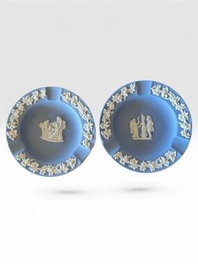 Vintage Wedgwood Jasperware Ashtrays Set of 2 Grapevine Classical Cameo England